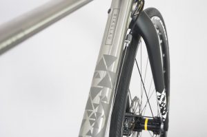 Rikulau Cyclocross 325Ti Close-up